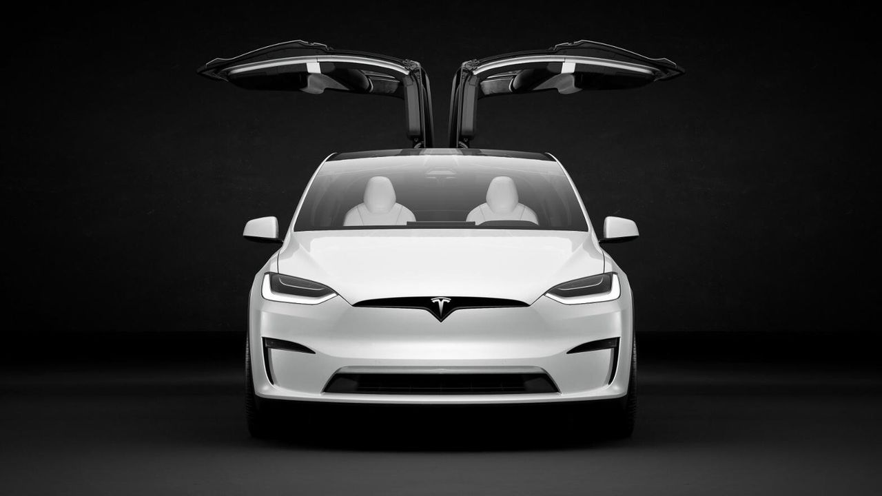 Tesla Model X Plaid