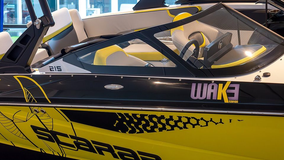 Malibu M240 wake boat