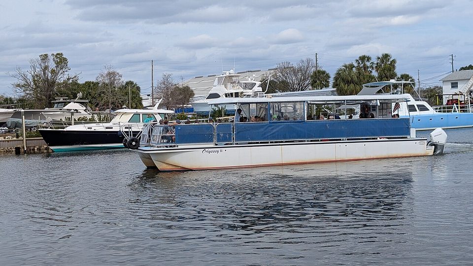 Bennington Party pontoon