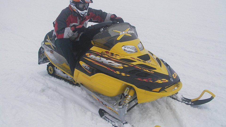 Ski-Doo Renegade X-RS 900 ACE Turbo R